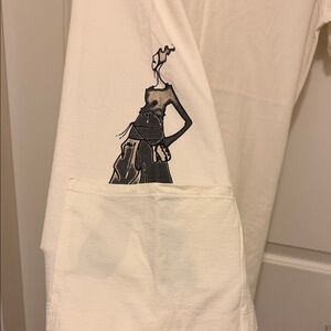 Sarah Pacini White Short Sleeve Tee with Black Graphic